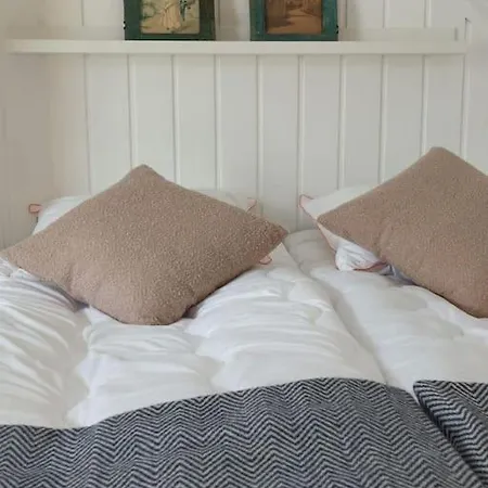 Charming Wooden House 48 M2