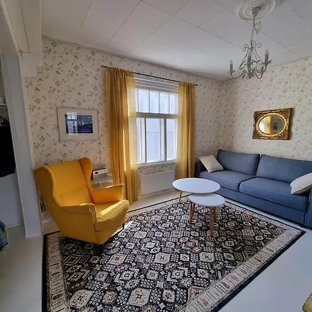 아파트 Charming Wooden House 48 M2 *