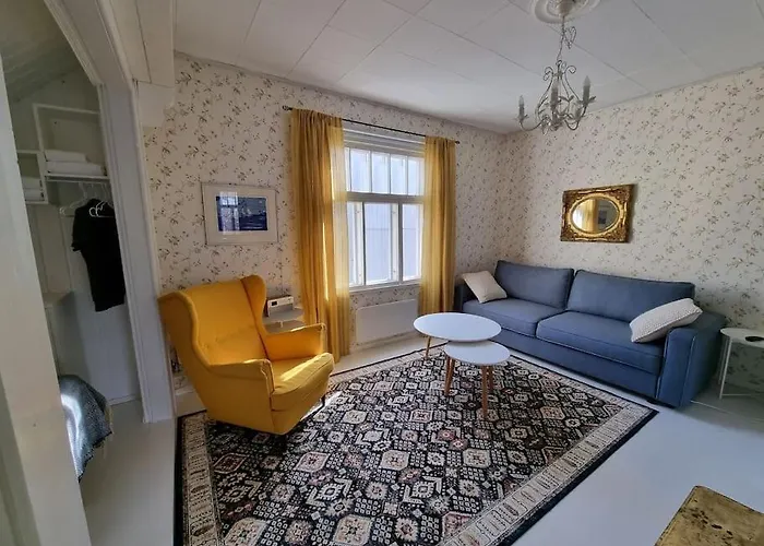 Διαμέρισμα Charming Wooden House 48 M2 *